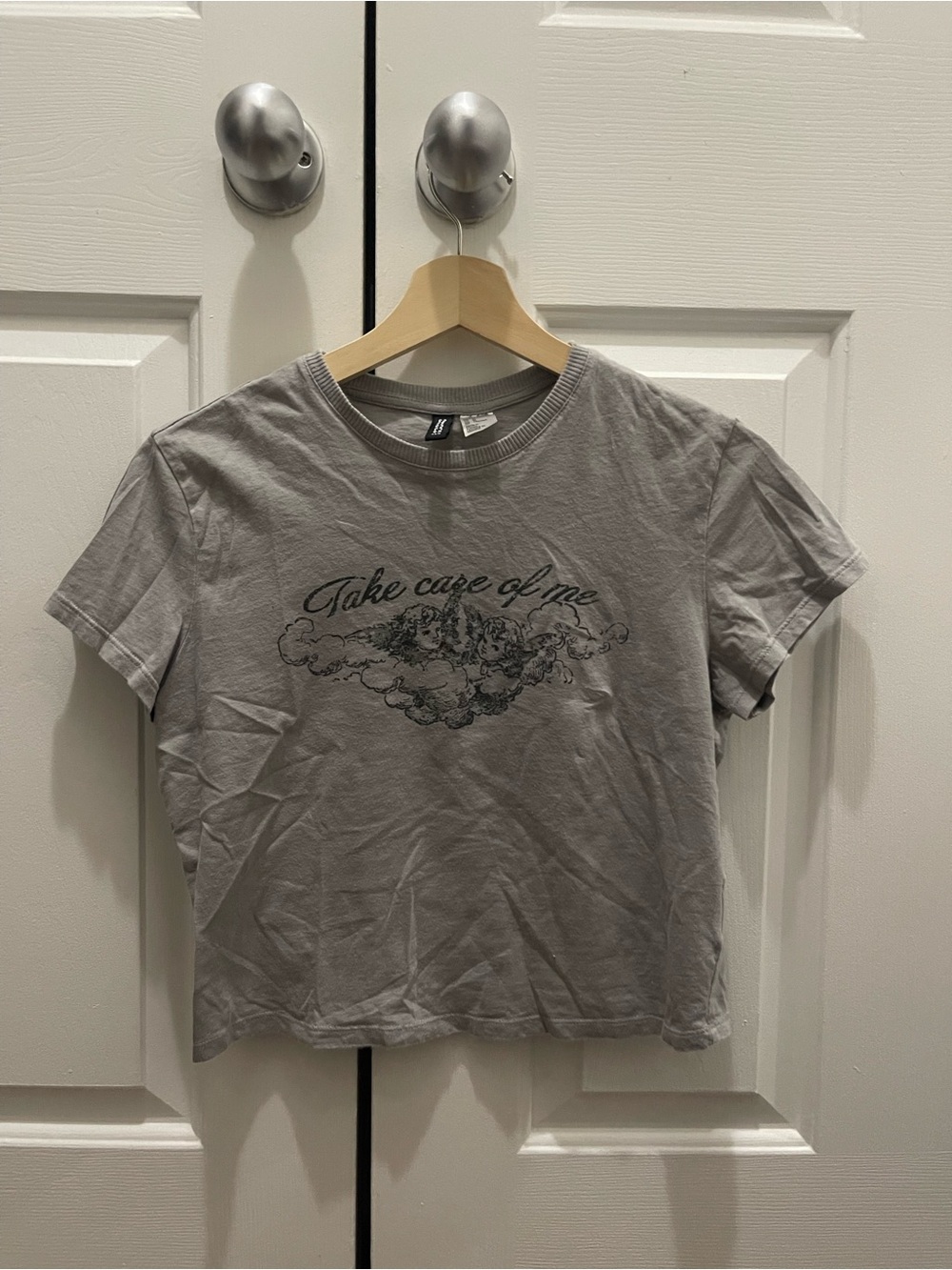 H&M Light Gray Graphic Tee with Script Cloud Design